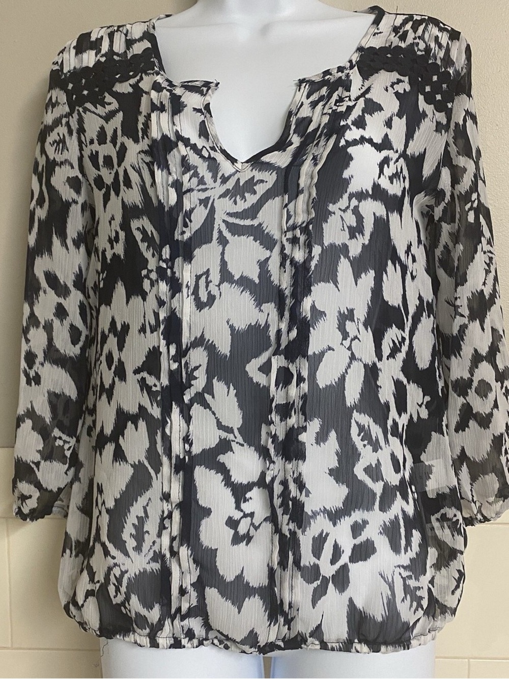 New York & Company Blue and White Floral Pleated Blouse